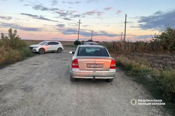 Одесит хотів незаконно переправити через кордон двох чоловіків: порушників затримали на Вінниччині.