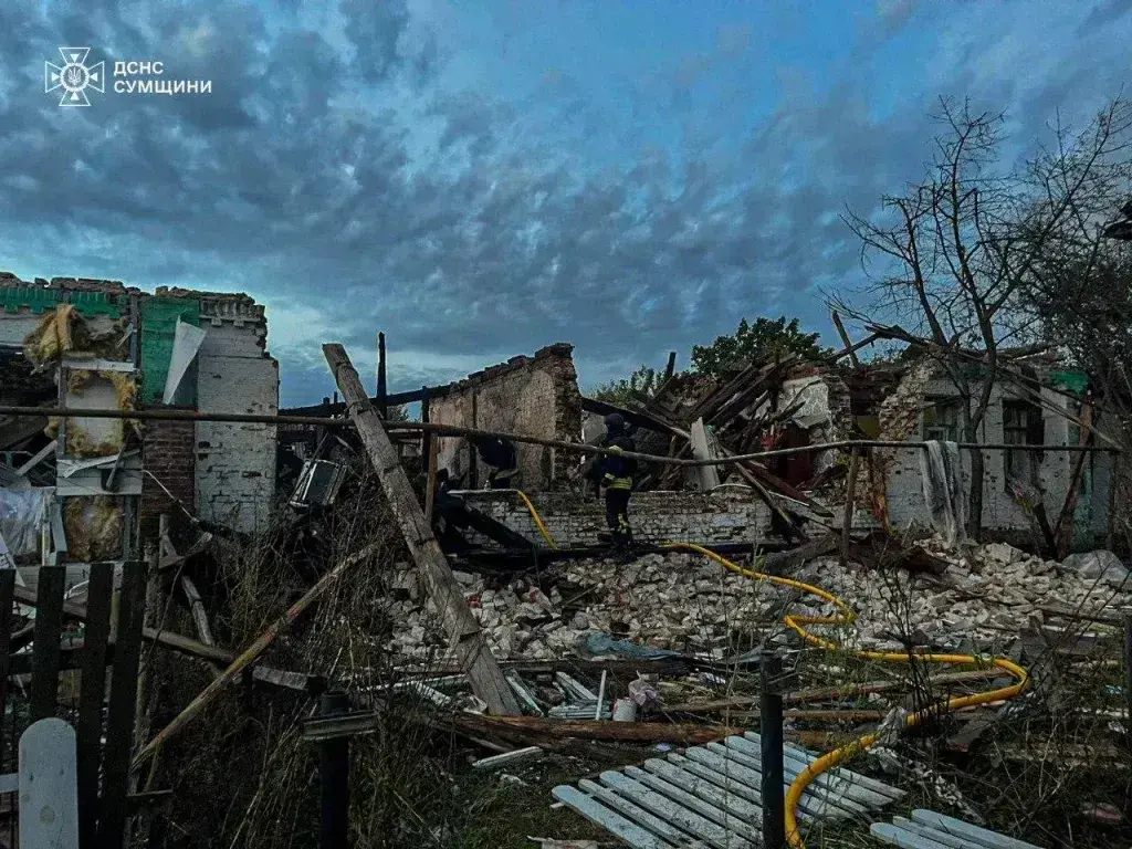 Фото з місяця трагедії у с. Чернеччина, Сумська область. 